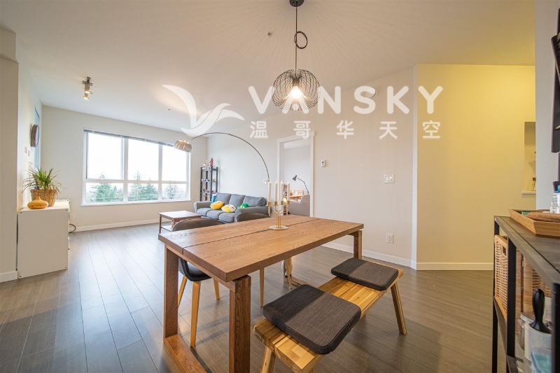 241110225229_Living 2.jpg